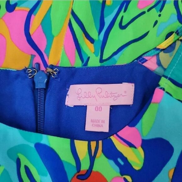 Lilly Pulitzer Carol Shift Dress in Multi Hot Spot Island 50+ UPF Satin Size 00 - Picture 8 of 10